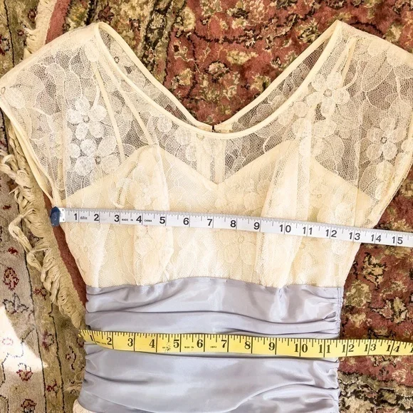 Vintage 1950s Lace garden wedding Dress - Picture 11 of 12